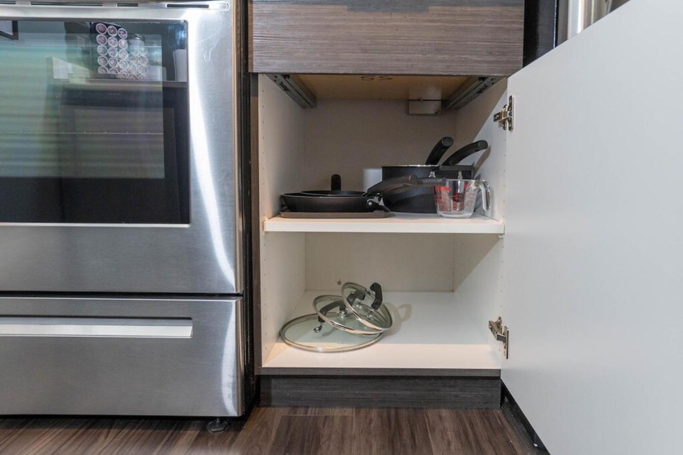 Self Check-In-Washer-Dryer-4Ksmart Tv-King Bed-Gym Tacoma Exteriör bild