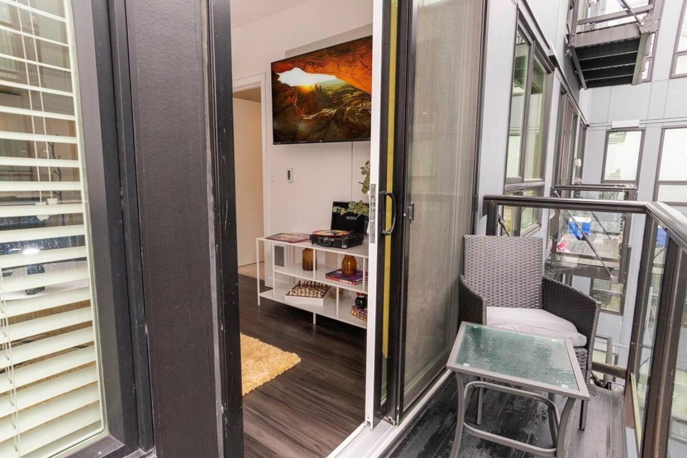 Self Check-In-Washer-Dryer-4Ksmart Tv-King Bed-Gym Tacoma Exteriör bild