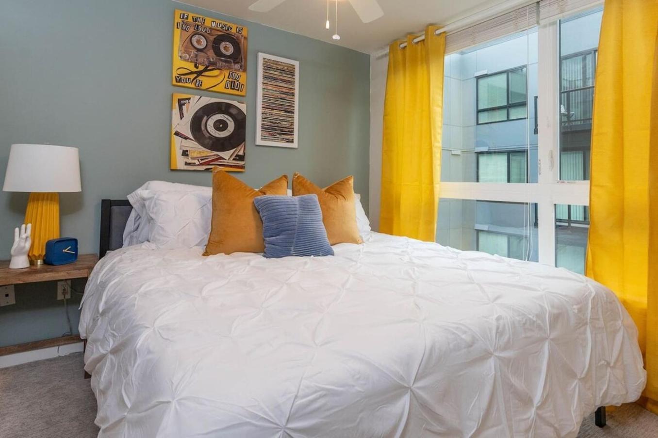 Self Check-In-Washer-Dryer-4Ksmart Tv-King Bed-Gym Tacoma Exteriör bild